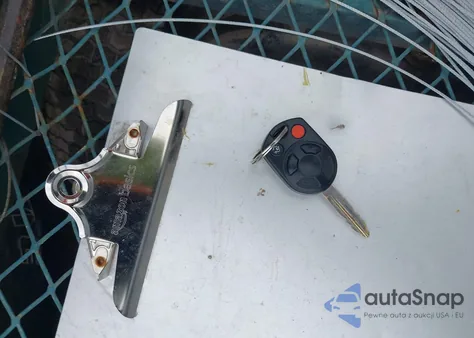 2010 Ford Escape Xlt from USA, damaged, VIN 1FMCU9DG0AKC84549